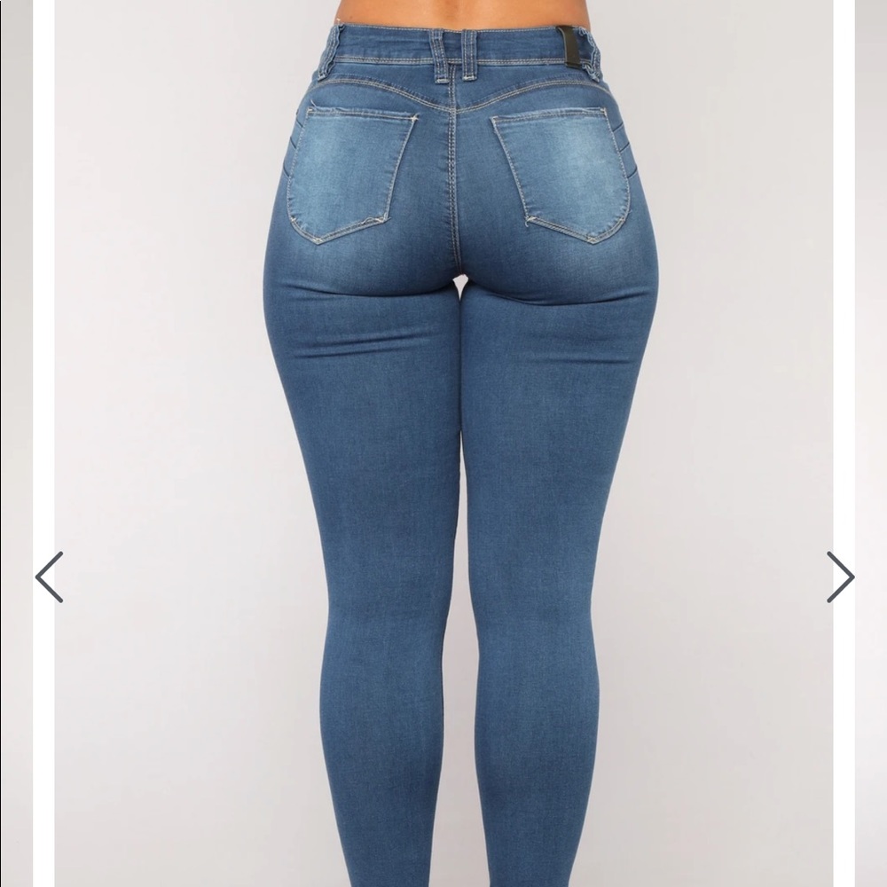 NWT SQUAT LIKE THAT BOOTY LIFTING JEANS Size 1